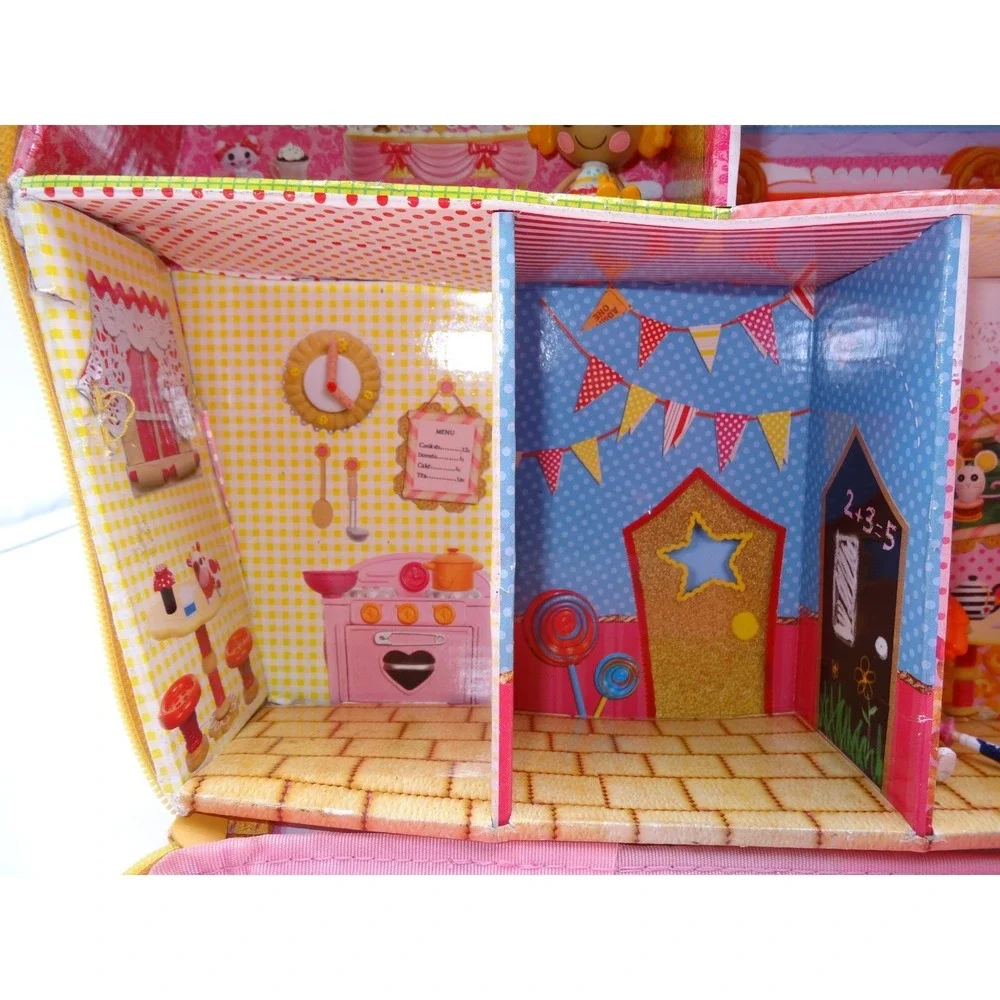 Lalaloopsy Carry Along Case & Doll House  2 Mini Dolls included Sunny‎ and Spot